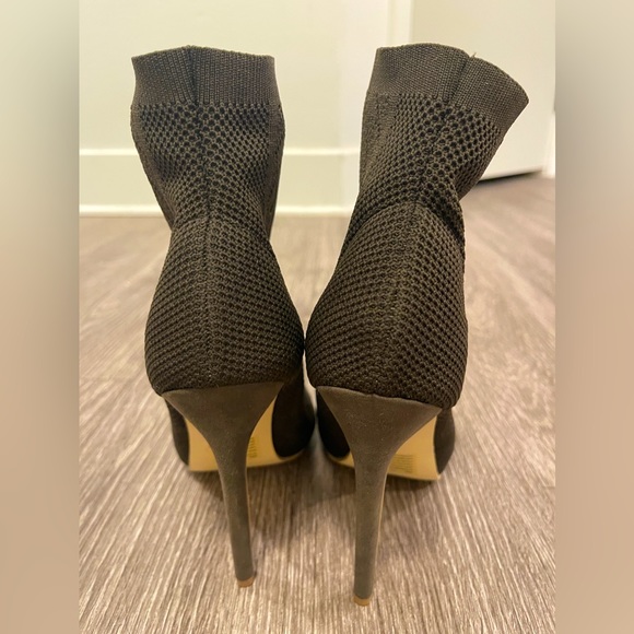 NWT - 💚🤎 JUST IN 💚🤎Ankle Knit Booties size 8 - Picture 3 of 8